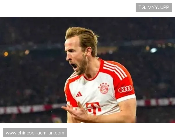 拜仁凯恩混战中横向挪步爆射完成逆袭