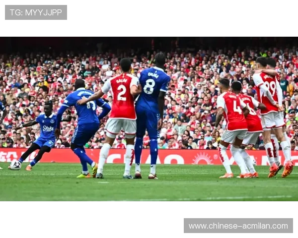 曼城边路换位传中，头球破门打破沉寂——精彩的战术与天赋的结合